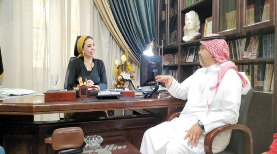 «الدوسرى» مع رئيس مجلس إدارة «روزاليوسف»