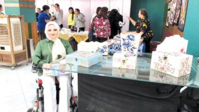 حكاية «نهى» من كرسى متحرك لعالم «الديكوباج»