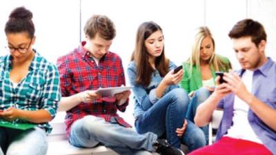 126 مليون مشترك بالهاتف المحمول والثابت