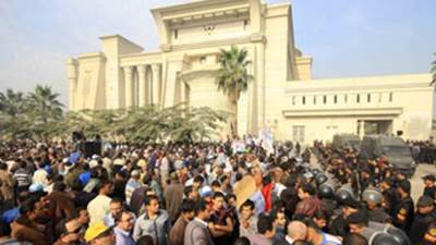 الإعلان الدستورى الديكتاتورى.. «القشة» التى قصمت ظهر « الإخوان»