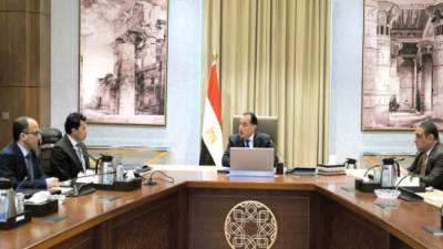 رئيس الوزراء: الدولة حريصة على دعم البرامج والأنشطة الشبابية والرياضية وتأهيل البنية التحتية لاستضافة البطولات العالمية