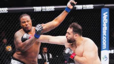  حمدى عبدالوهاب بطل الفنون القتالية المختلطة: الفوز على بطل أمريكا لم يكن سهلًا والقادم أفضل