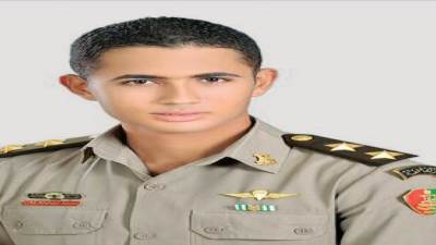 والدة الشهيد نقيب محمد أحمد عبده: أصر على استكمال المعركة رغم إصابته فى ذراعه