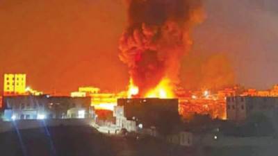 خبراء: الضربات الأمريكية ضد «الحوثيين» تهدد الملاحة والاستقرار فى المنطقة