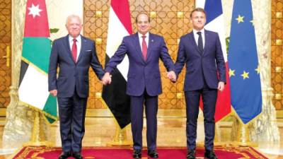 قمة «مصرية - فرنسية - أردنية» تؤكد على رفض تهجير الفلسطينيين