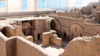 الأنبا سمعان.. حكاية رسومات الكعبة على جدران دير مسيحى