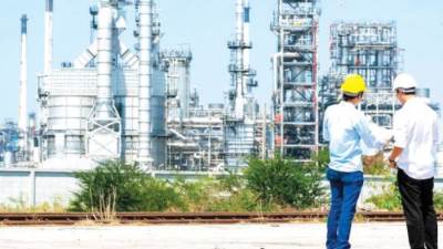 مصر ترد بالصناعة والتنمية والتصدير