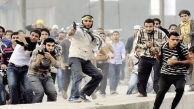 حروب «السوشيال ميديا» تفضح الجماعة