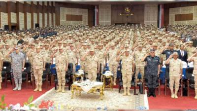 وزير الدفاع: الجاهزية القتالية ضمان الاستقرار والدفاع عن الوطن مهمتنا المقدسة