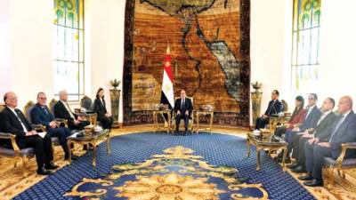 .. ويستقبل رئيسة الحكومة التونسية لتعزيز التعاون الثنائى