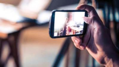 6 خطوات قانونية إذا قام شخص بتصويرك دون إذنك ونشر صورتك على الإنترنت