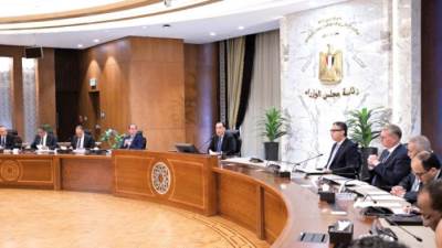 الحكومة تطمئن المصريين