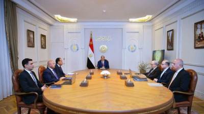 توجيهات رئاسية بإزالة العقبات أمام المستثمرين وتعزيز التصنيع المحلى