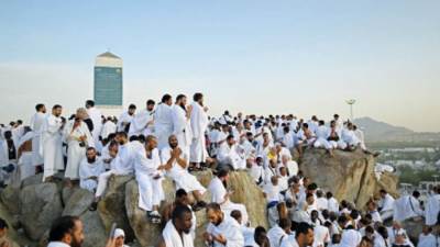 فتاوى دار الإفتاء ومرصد الأزهر العالمى للفتوى حسمت الجدل: قضاء الدين والزواج وعلاج المرضى وكفالة اليتيمات مقدم على حج النافلة