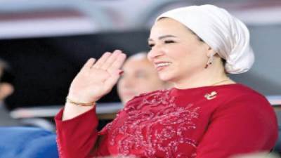 قرينة الرئيس تشارك 1000 عريس وعروس بداية حياة جديدة