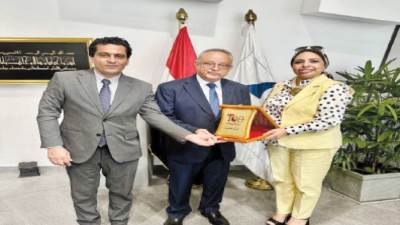 د.زايد يستقبل «صادق» و«عبدالمجيد» لبحث سبُل التعاون بين «روزاليوسف» ومكتبة الإسكندرية