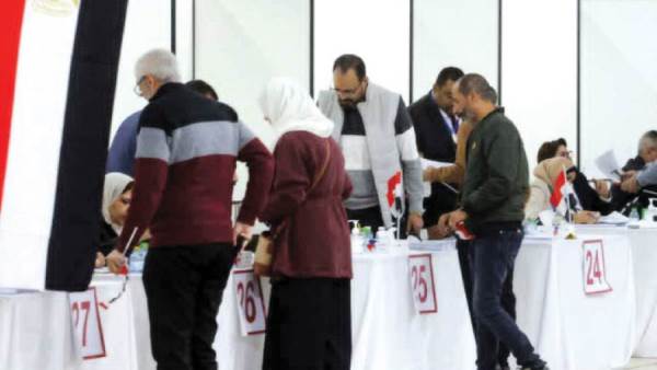 «المصريون بالخارج» يفتتحون السباق الانتخابى لـ«برلمان 2025» 