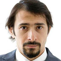 عودُ بالتصوير لبساطة الأيقونة