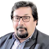 مروان وعمرو... حاجة غريبة 