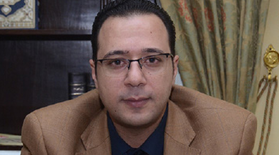 «عشرينية»  فى التسعين من عمرها!